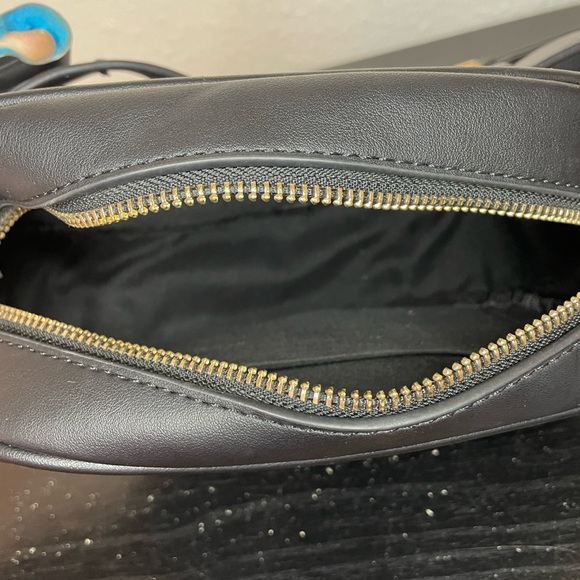 Fashion Culture Chevron Quilted Vegan Leather Belt Bag Waist Pack, Black - Picture 4 of 4